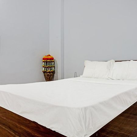 Oyo 820503 Lotus Lodge And Guest House Kharakvasla ภายนอก รูปภาพ